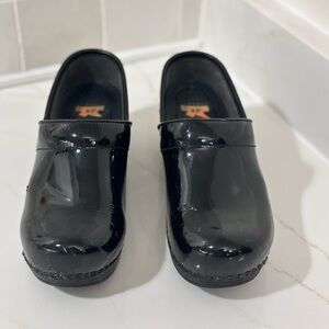 Dansko XP Patent Black Women's Shoes 37